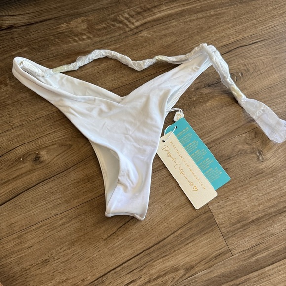NWT Beach Bunny Serena Tango bikini bottoms high cut cheeky gold chain size S